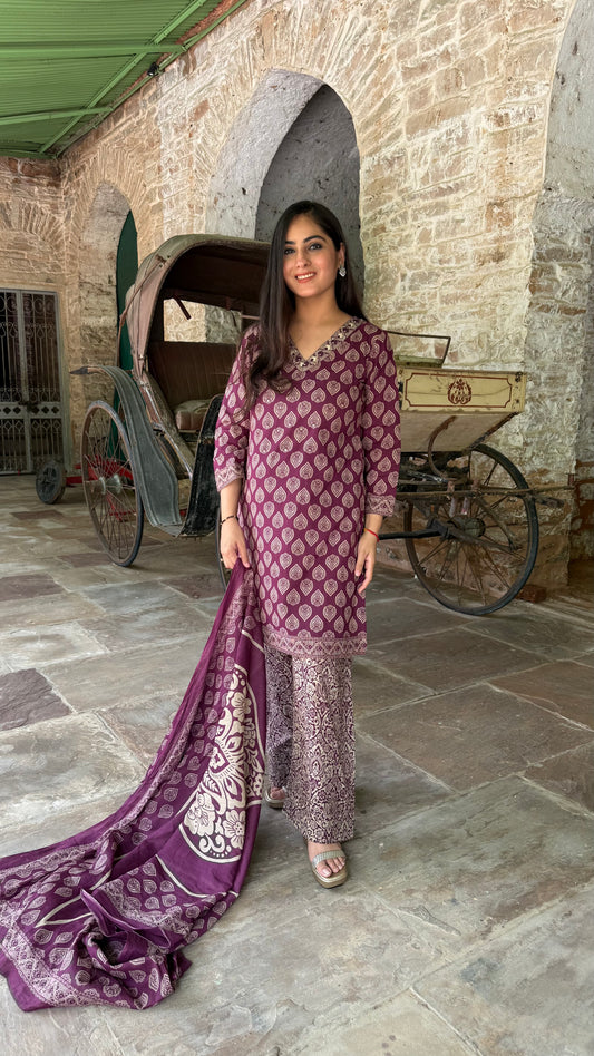 Noor-e-Plum Farshi Suit