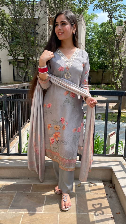 Ishita Grey Crepe Suit