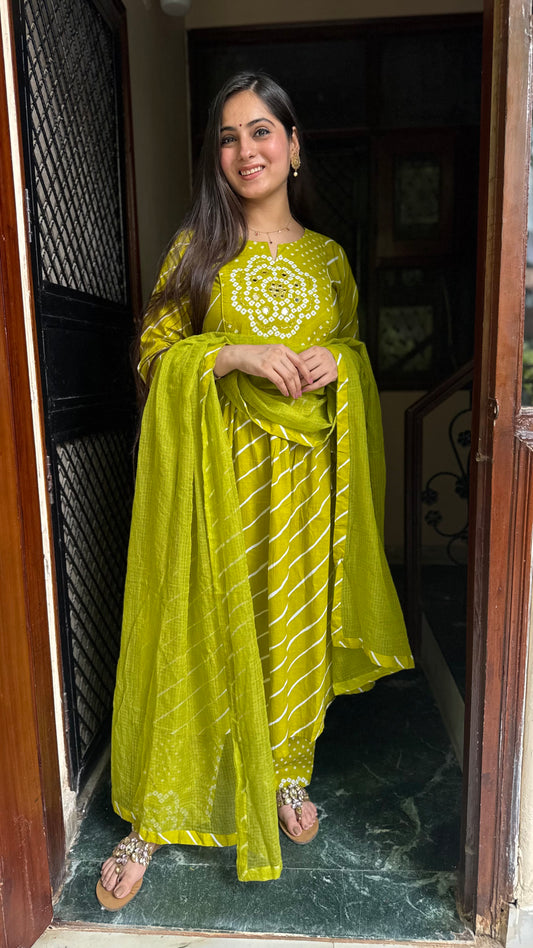 Richa Parrot Green Bandhej Suit