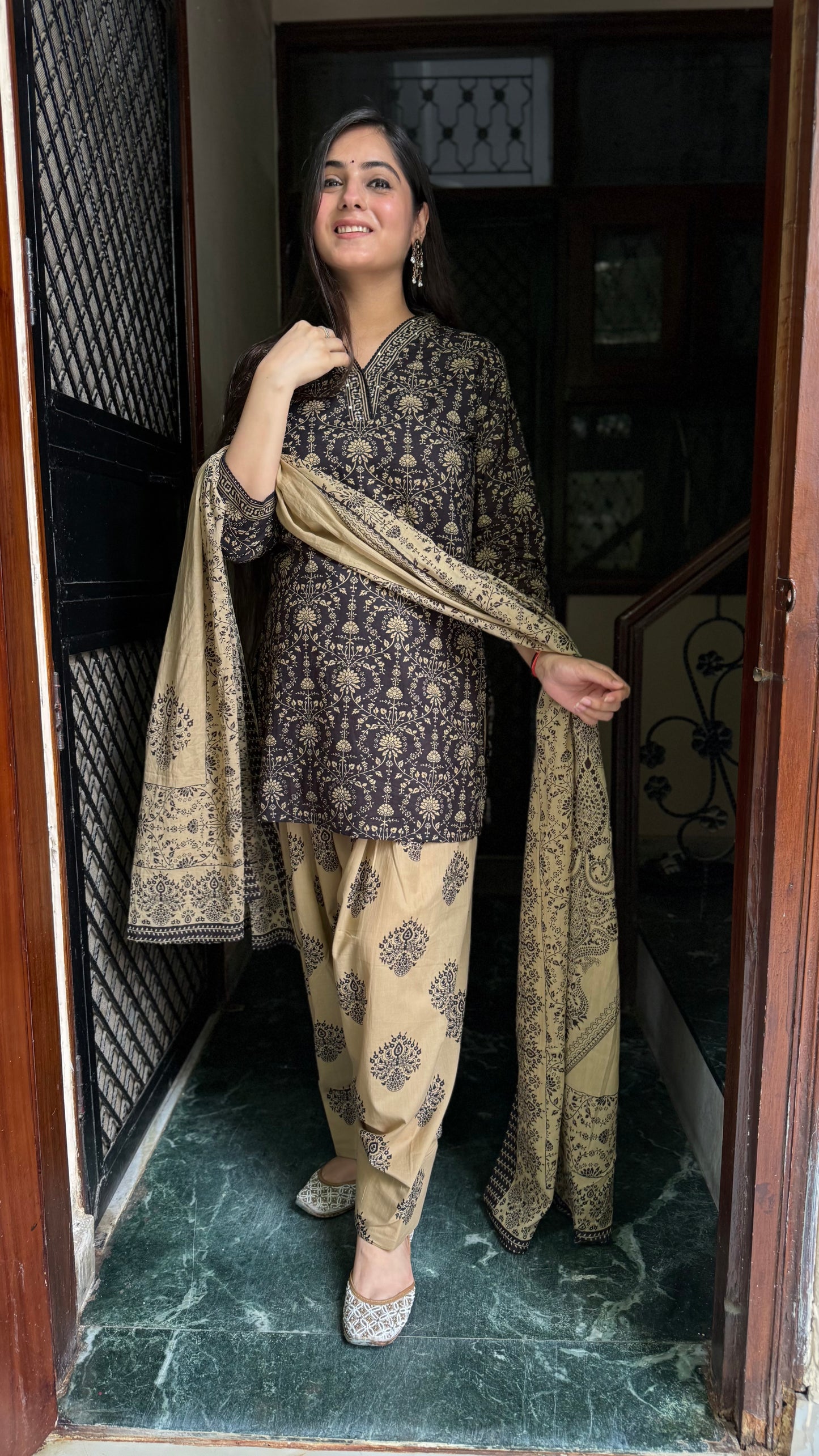 Siya Black Beige Salwar Suit
