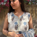 Raha White Sleeveless Suit