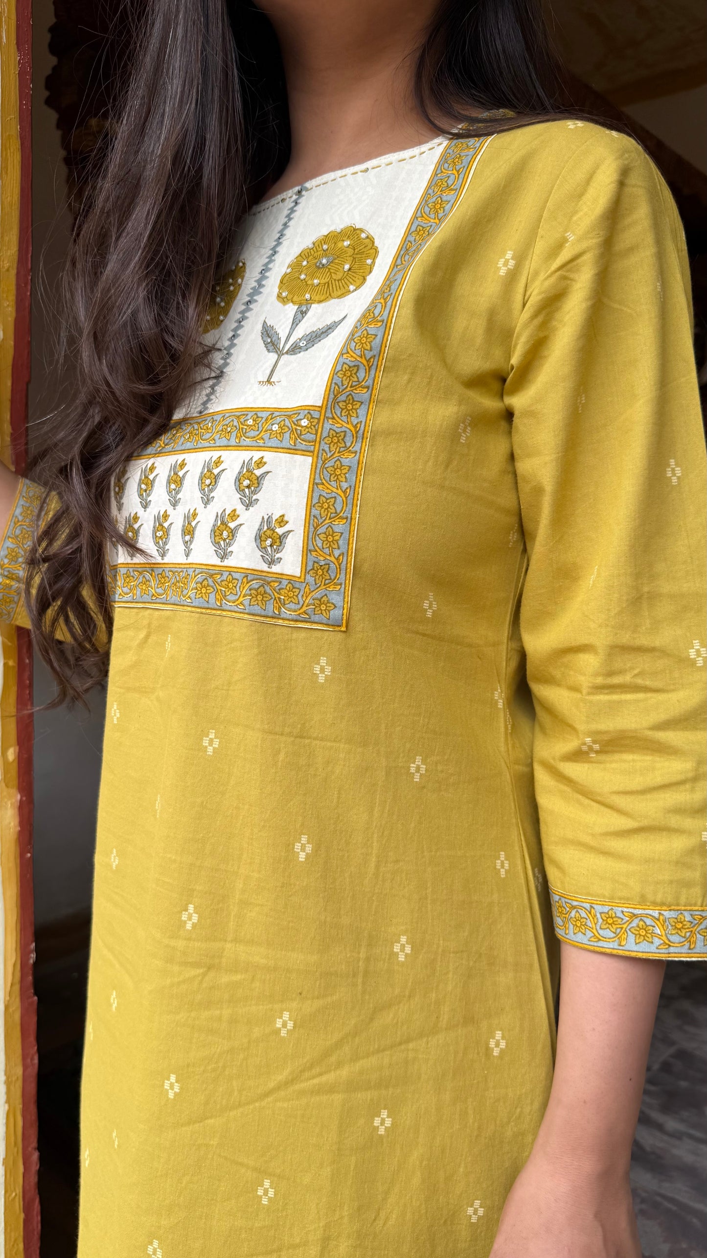 Avni Suit Set