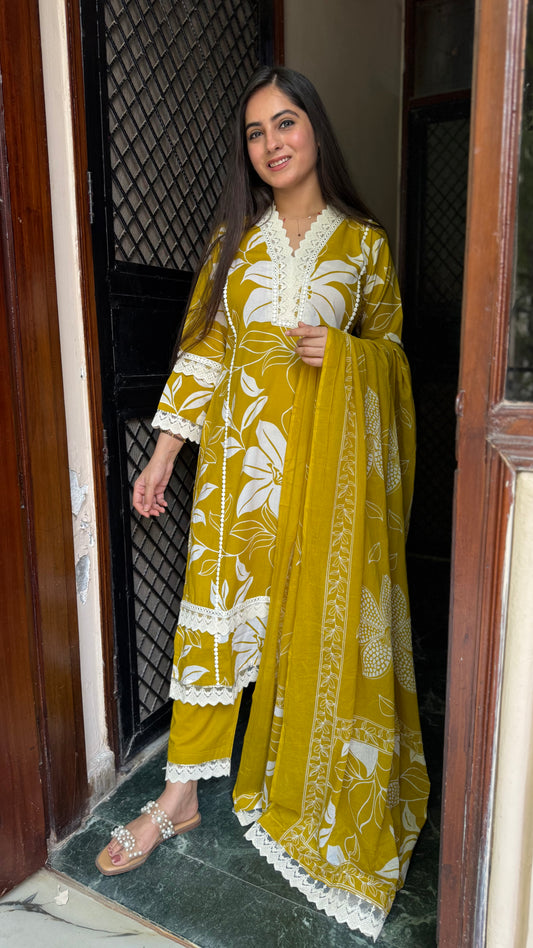 Nisha Mustard Lace Suit