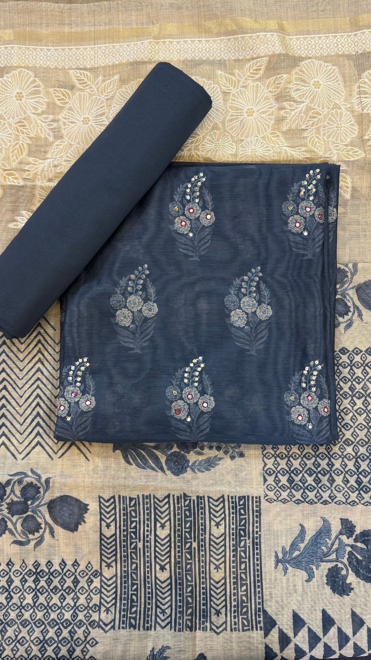 Anika Floral Bunch Unstitched Suit