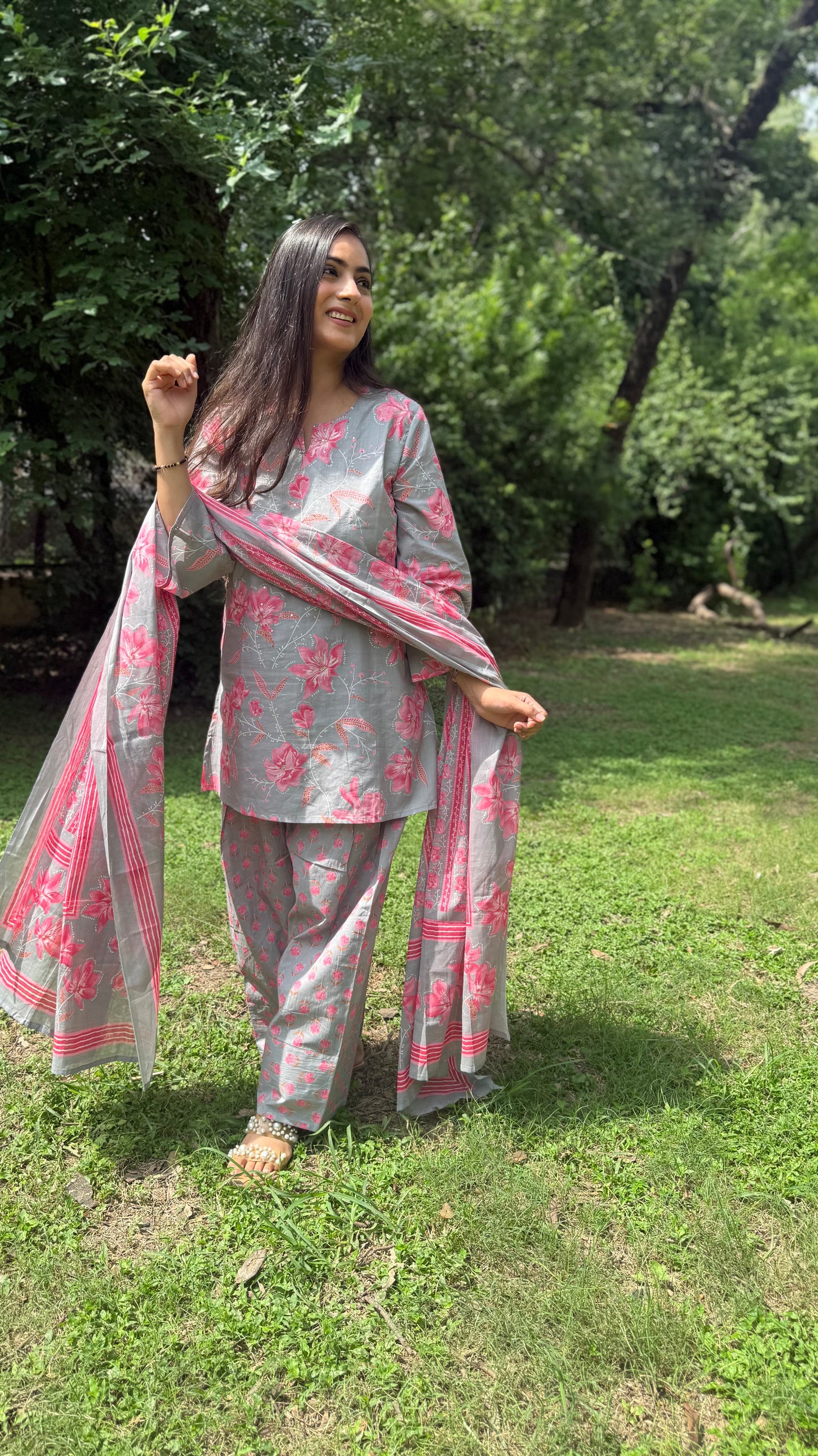 Gulabi Bahaar Farshi Suit Set