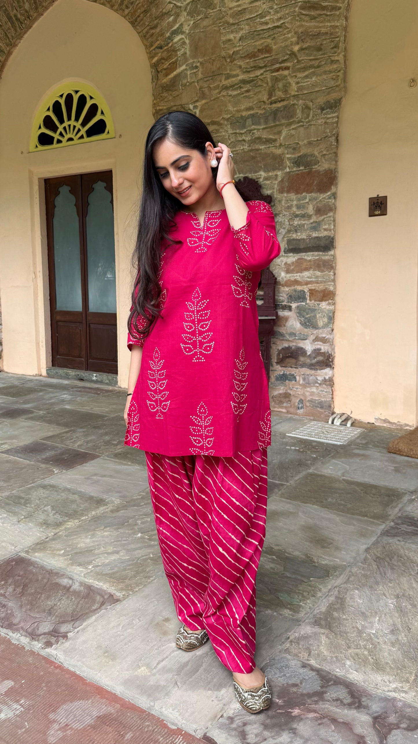Meera Pink Bandhej Farshi Set