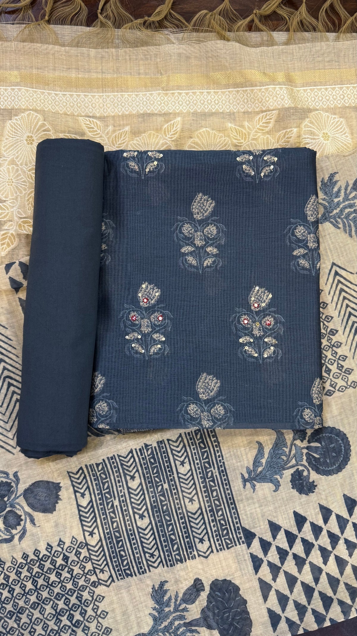 Anika Tulip Motif Unstitched Suit