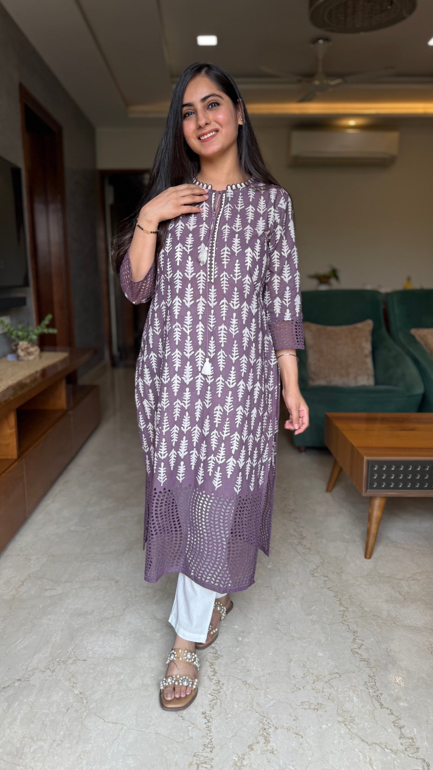 Pihu Schiffli Kurta