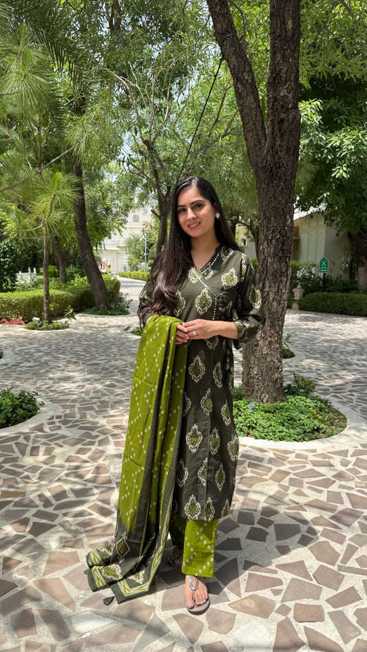 Ikkat Green Wrap-Style Suit Set