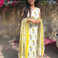 Raha White Sleeveless Suit