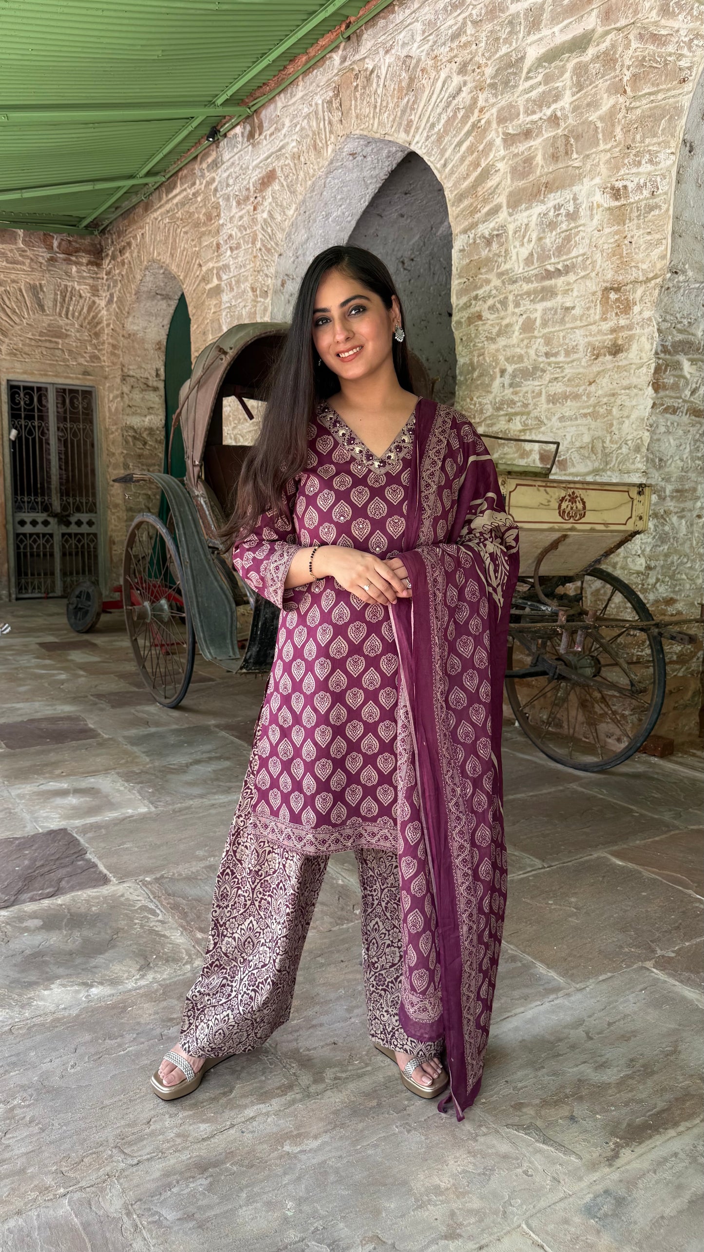 Noor-e-Plum Farshi Suit