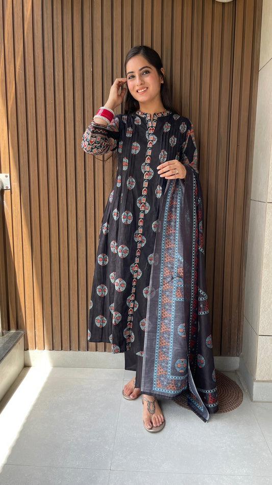 Isha Black A-line Suit